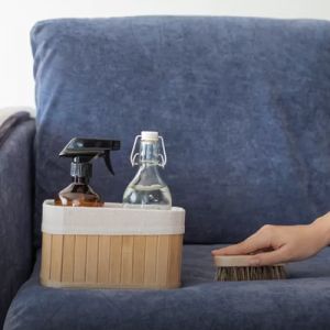  با چه روش هایی لکه گیری مبل آسان تر است؟