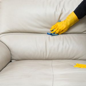 نحوه پاک کردن لکه وایتکس از روی فرش
