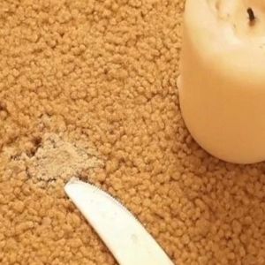  روش های پاک کردن موم شمع از روی فرش