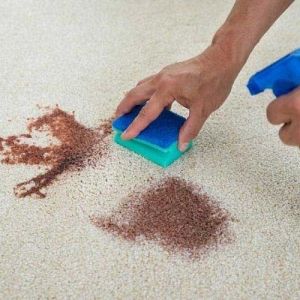 پاک کردن لکه شکلات فرش
