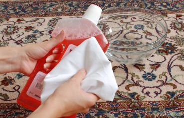  روش‌ های پاک کردن لکه انواع سس از روی فرش و قالی