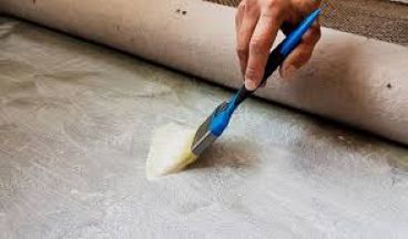 چسباندن موکت به زمین با چسب  یا اتوی مخصوص